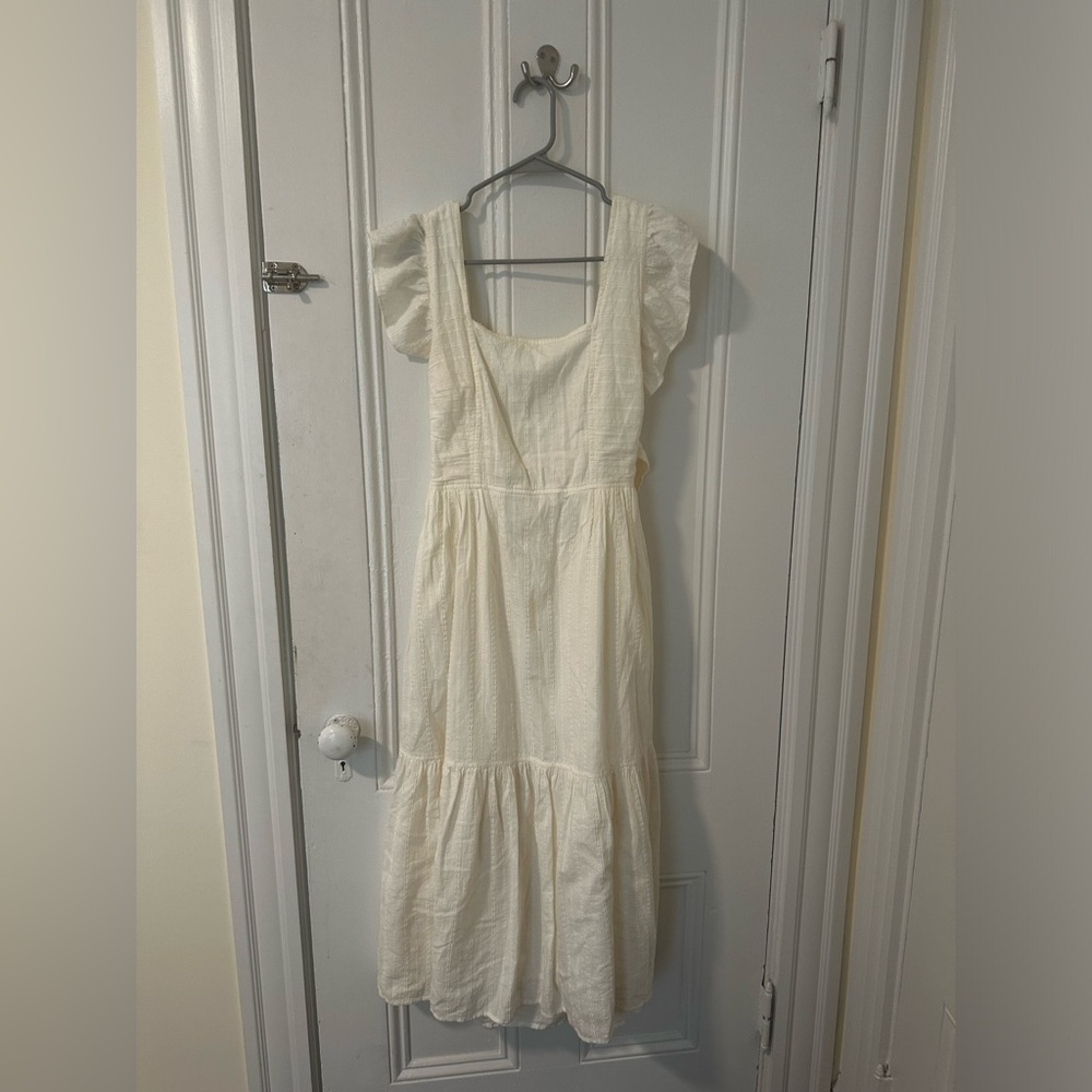 White midi dress with a tie in the back